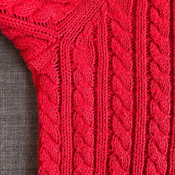 100% Cotton Red Cable Knit Crewneck Sweater - Picture 10 of 10